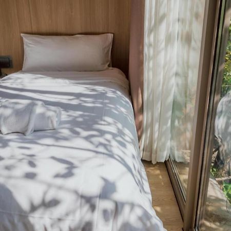 Riverton Hotel Samut Songkhram Exteriör bild
