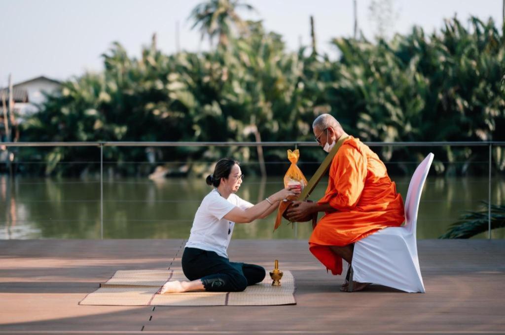 Riverton Hotel Samut Songkhram Exteriör bild