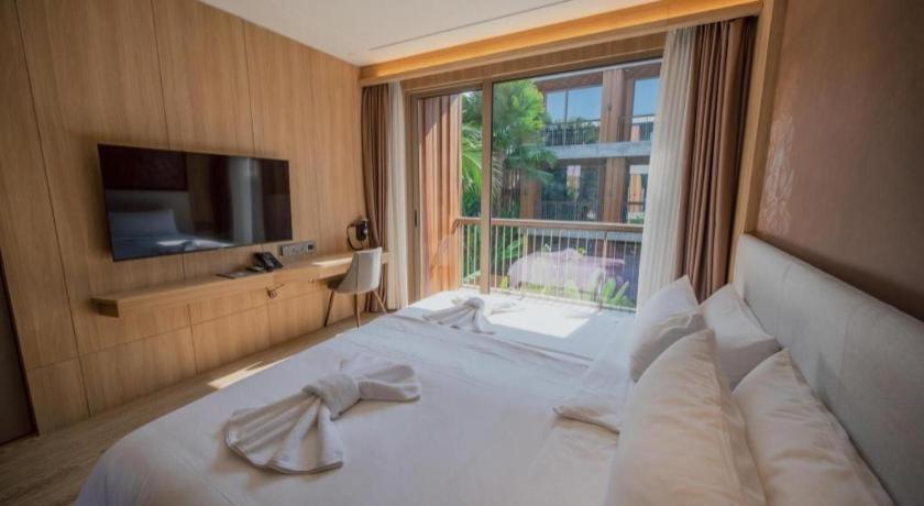Riverton Hotel Samut Songkhram Exteriör bild